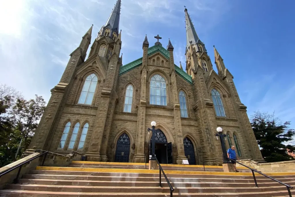 캐나다 샬럿타운 St. Dunstan 대성당 외관