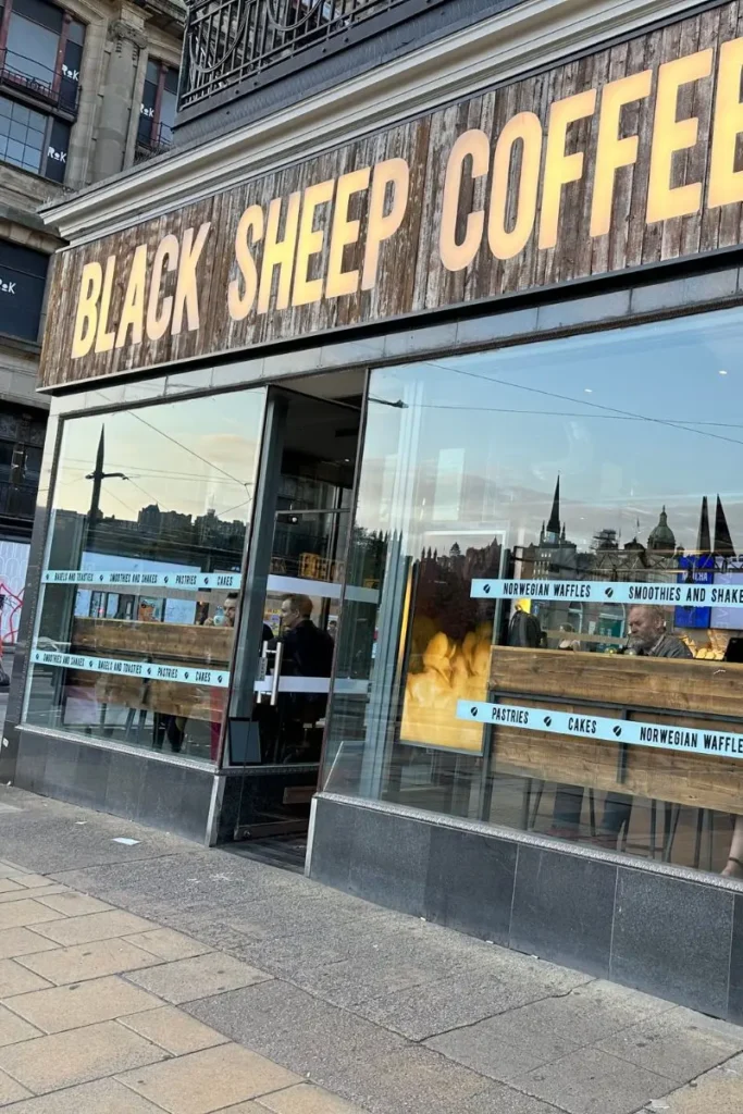 에딘버러 Black Sheep Coffee 매장 외관