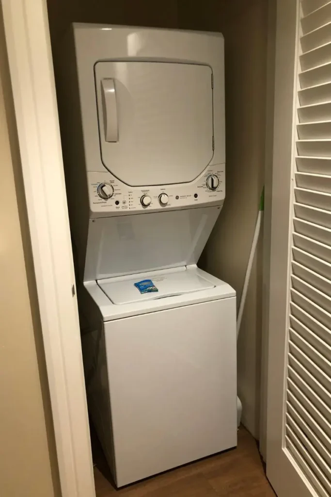 Hilton Kings’ Land Waikoloa 객실 내 세탁기와 건조기