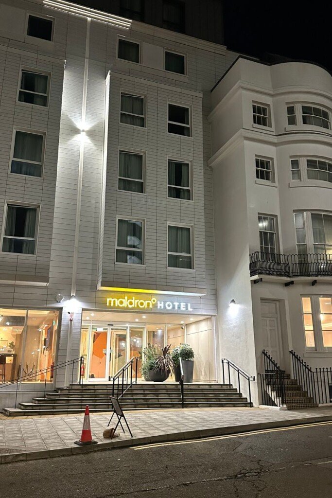 브라이튼 Maldron Hotel 외관과 깔끔한 객실 모습