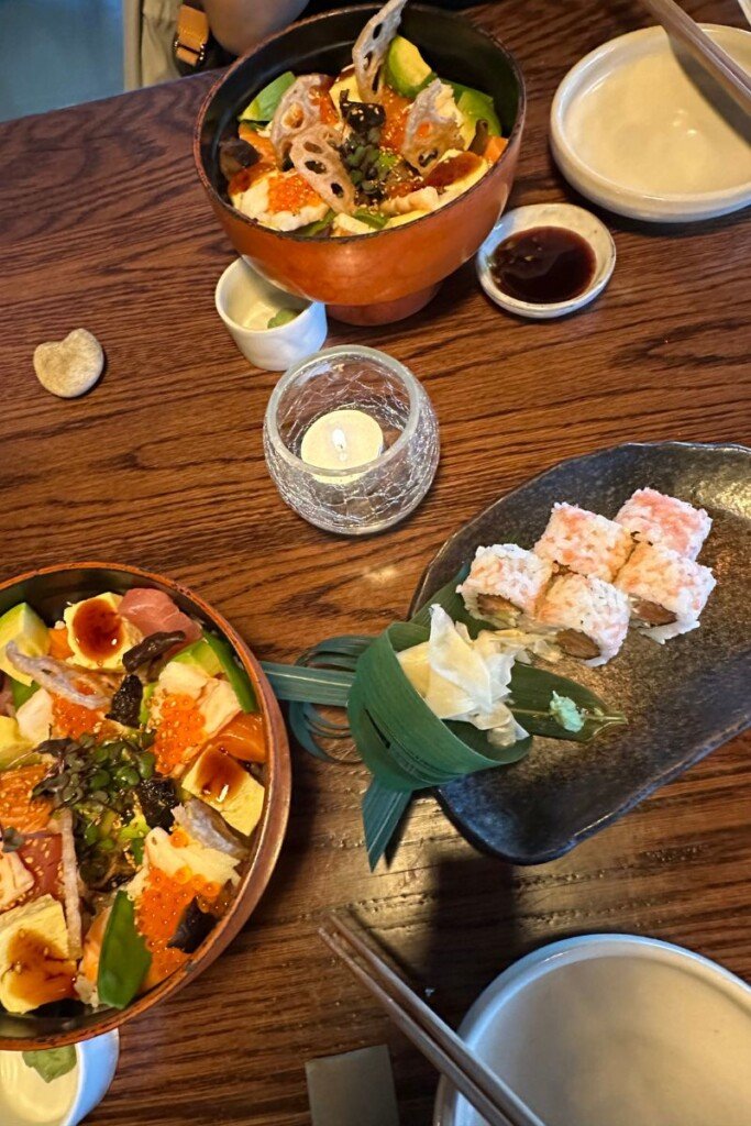 Sticks’n’Sushi 레스토랑에서 제공된 다양한 스시 요리