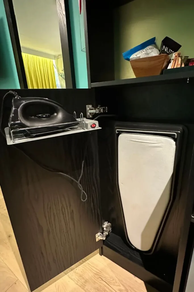 Thon Hotel Storo 객실에 비치된 다리미