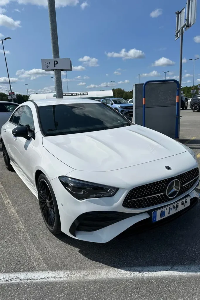 이번 여행에서 빌린 렌터카 전경