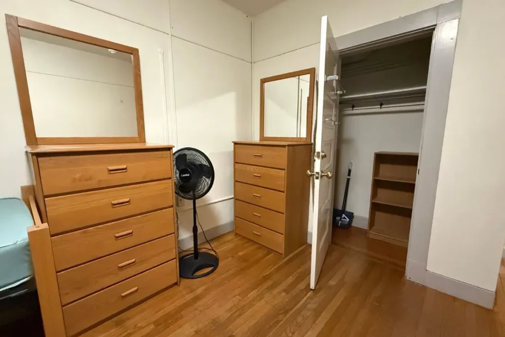 미국 기숙사 옷장과 서랍장