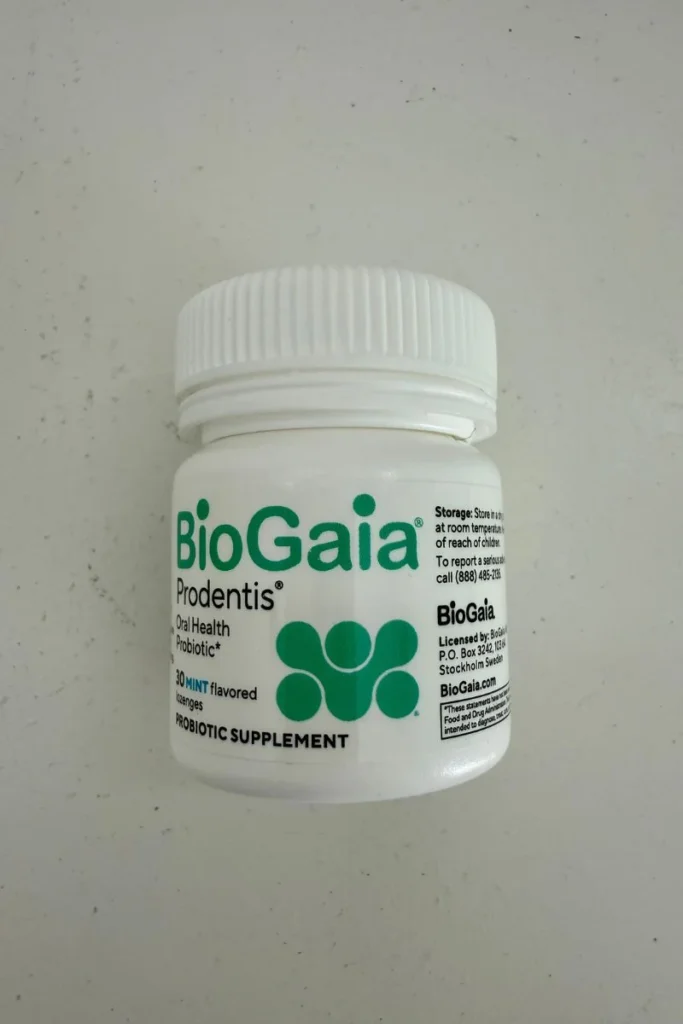 미국 구강 유산균 바이오가이아 프레쉬 브레스 제품 병과 로젠지 알약