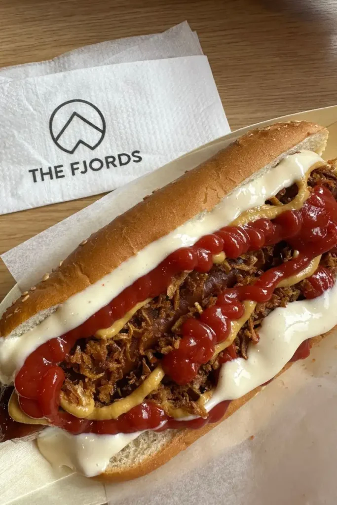 내뢰피오르드 크루즈 선내 카페에서 판매하는 핫도그 스낵