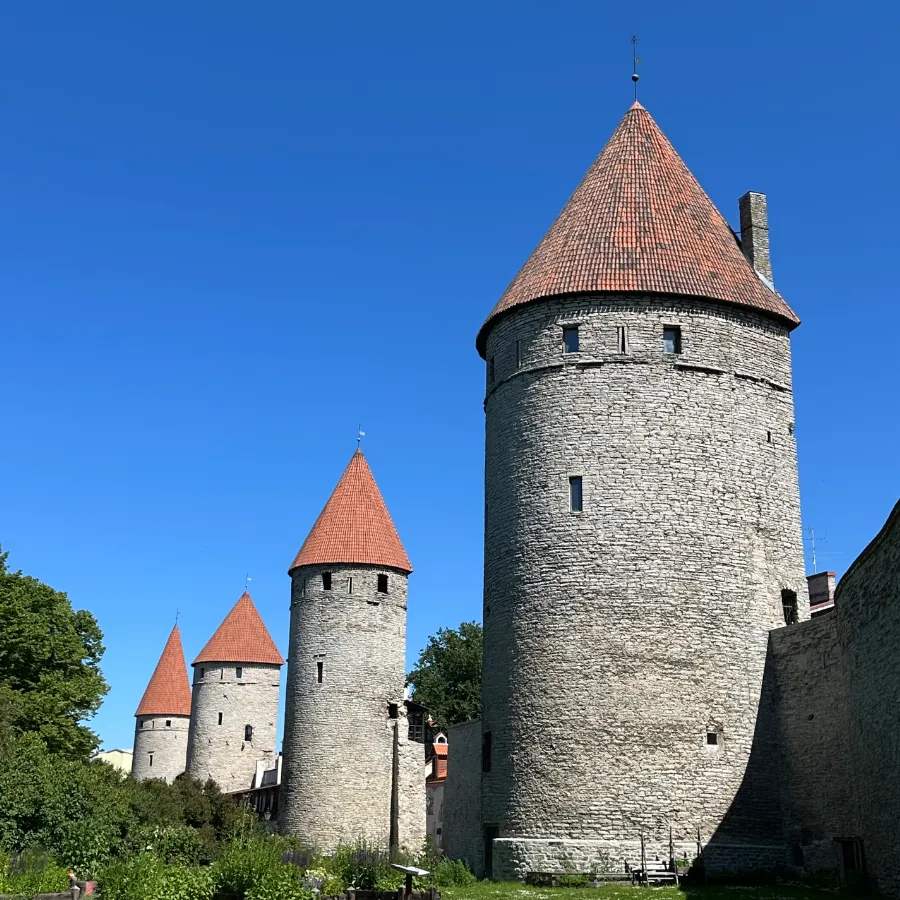 tallinn-Square of Towers